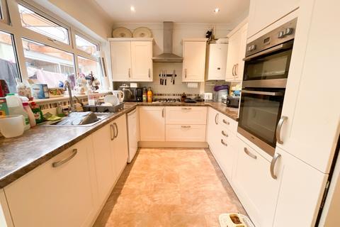 2 bedroom bungalow for sale, Leigh-on-Sea SS9