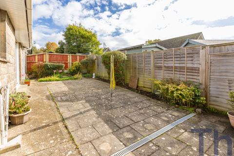 2 bedroom detached bungalow for sale, Newport PO30