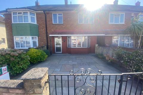 3 bedroom house share to rent, Mungo Park Road, Rainham RM13 7PJ