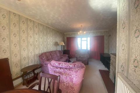 3 bedroom house share to rent, Mungo Park Road, Rainham RM13 7PJ