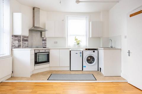 1 bedroom flat for sale, Park Lane, Tottenham, London, N17