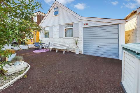 2 bedroom detached bungalow for sale, Courtlands Close, Goring-by-sea, Worthing, BN12