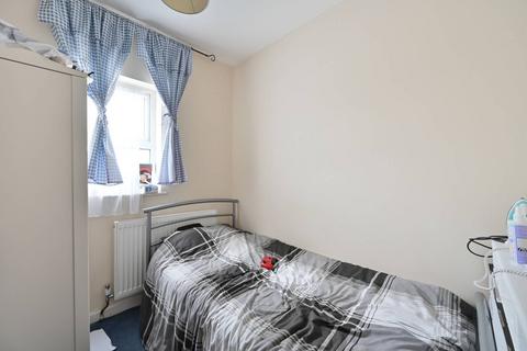 3 May Gardens, Wembley, HA0 1DU