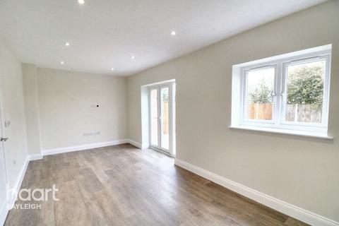 3 bedroom end of terrace house for sale, Cornfield Way, Rayleigh