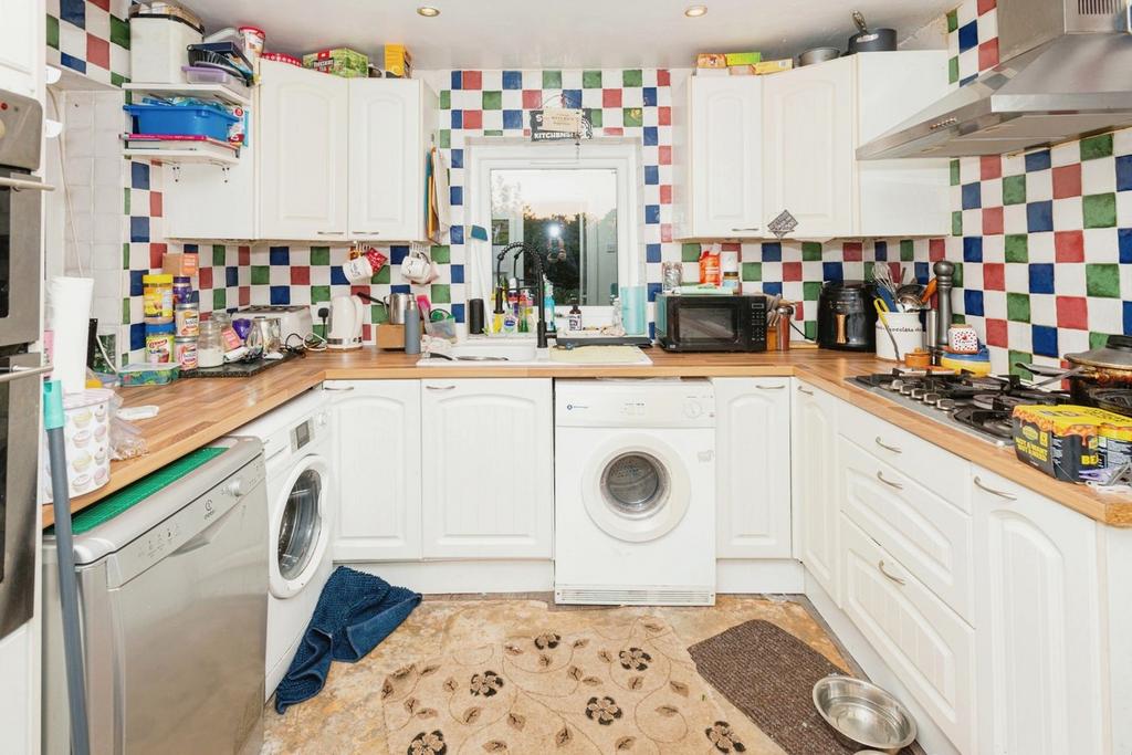 Rose Hill Road, AshtonunderLyne OL6 2 bed semidetached house for sale £170,000