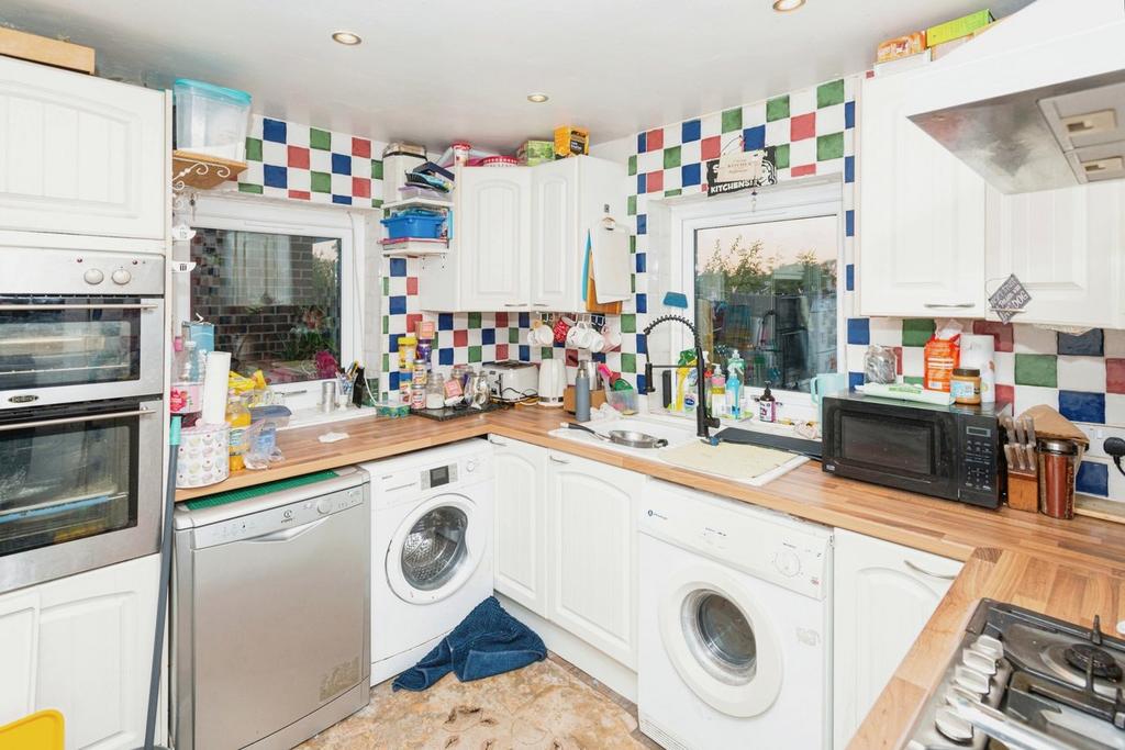 Rose Hill Road, AshtonunderLyne OL6 2 bed semidetached house for sale £170,000