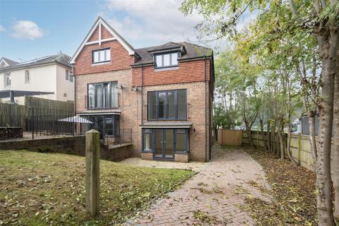 4 bedroom semi-detached house for sale, London Road, Burgess Hill