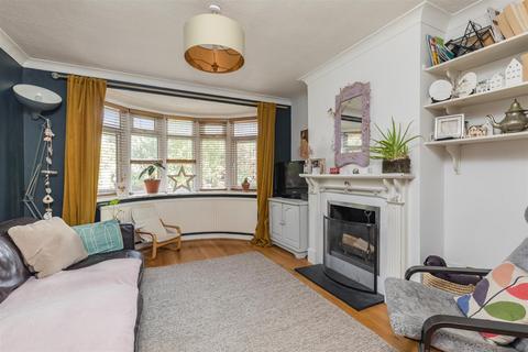 3 bedroom semi-detached house to rent, Dale Crescent, Brighton