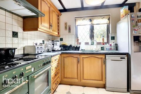 4 bedroom detached house for sale, The Badgers, Basildon