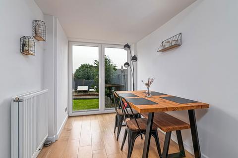 19 Hilda Place, Kettering, NN16 0PX