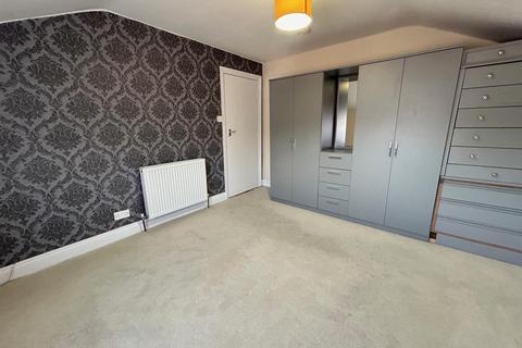 1 bedroom flat to rent, West Square, Scarborough