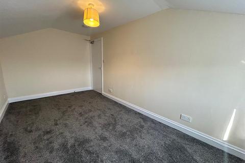 1 bedroom flat to rent, West Square, Scarborough