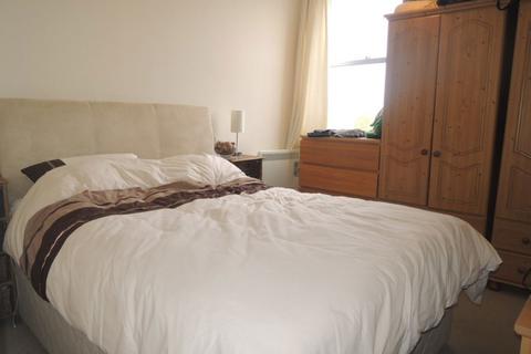 2 bedroom flat to rent, TOWN CENTRE