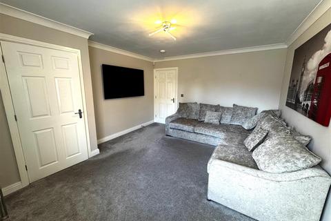 4 bedroom terraced house to rent, Cotton Fields, Worsley, Manchester