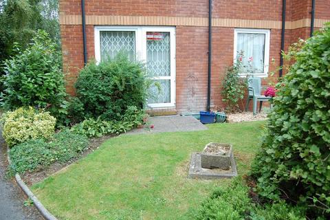 1 bedroom ground floor flat to rent, Ashley Cross, Poole