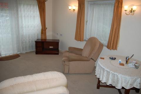 1 bedroom ground floor flat to rent, Ashley Cross, Poole