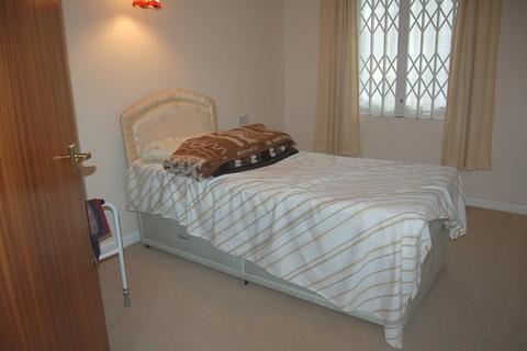 1 bedroom ground floor flat to rent, Ashley Cross, Poole