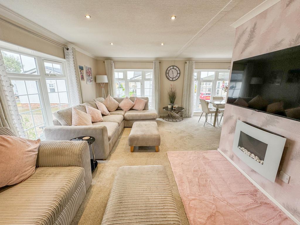 Lounge 2