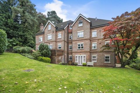 2 bedroom flat for sale, Camberley,  Surrey,  GU15