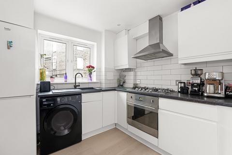 2 bedroom maisonette for sale, Paxton Place, West Norwood, SE27