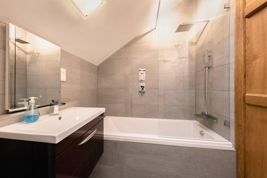 Annexe bathroom
