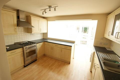 2 bedroom terraced house to rent, Church Road, Droitwich Spa