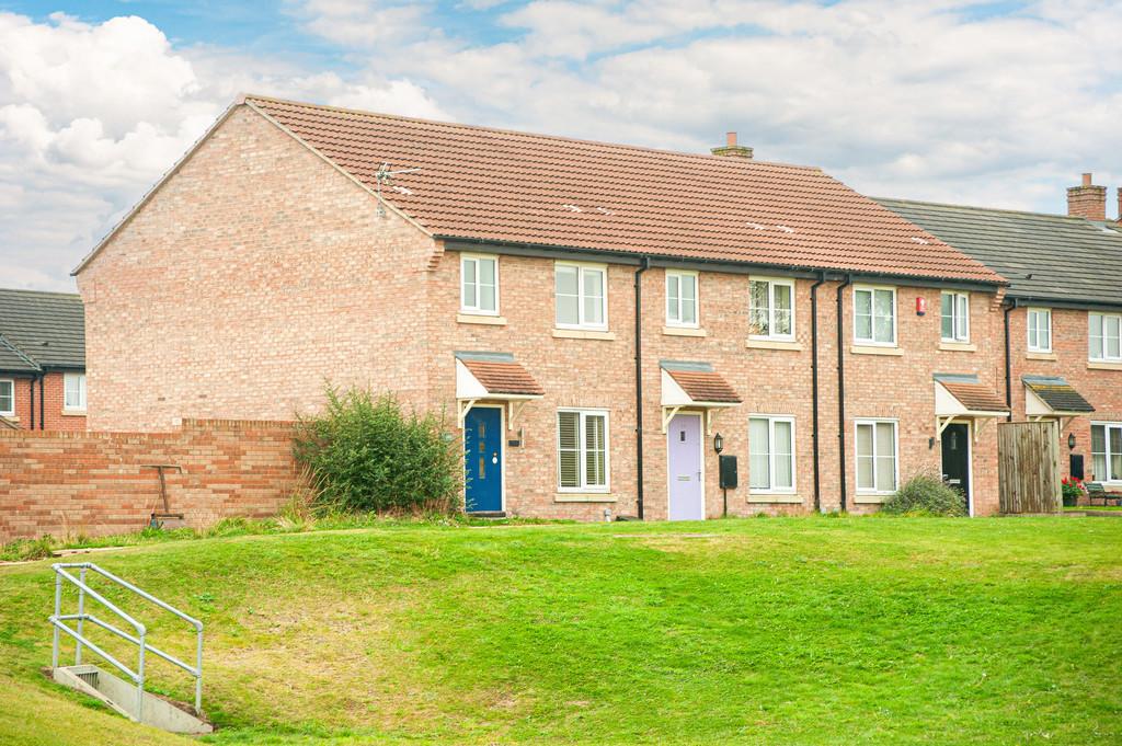 Acre Way, Malton YO17 3 bed end of terrace house for sale £275,000
