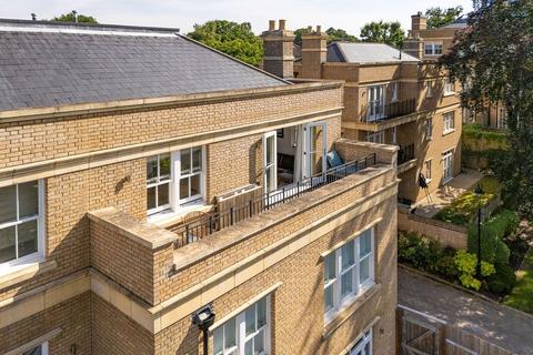 2 bedroom flat for sale, Chambers Park Hill, London SW20