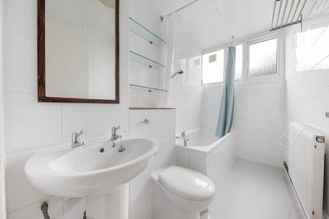 1 bedroom flat for sale, Hazlewood Crescent, London