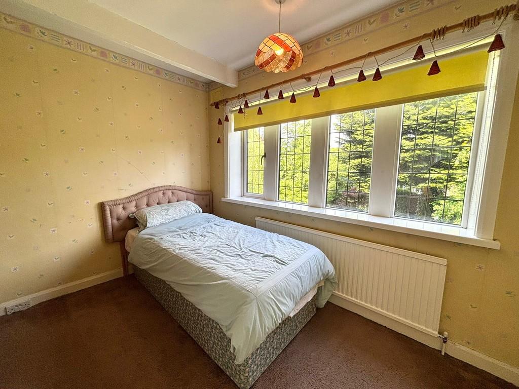 Bedroom 2 image 2