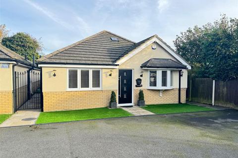 2 bedroom detached bungalow for sale, Lancaster Road, Rayleigh