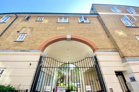 2 bedroom apartment to rent, London E2