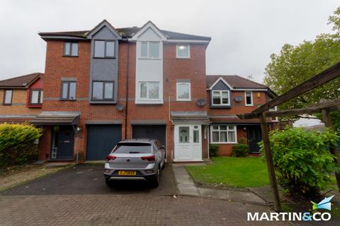 3 bedroom townhouse to rent, Hawthorn Close, Bordesley, B9