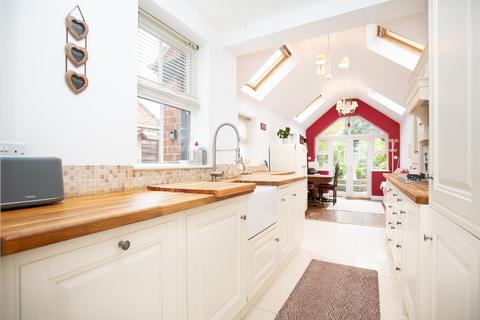 3 bedroom semi-detached house for sale, Church Walk, Atherstone