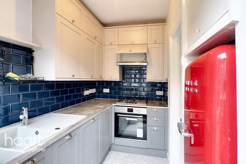 3 bedroom maisonette for sale, Brettenham Road, London