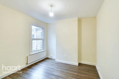 3 bedroom maisonette for sale, Brettenham Road, London