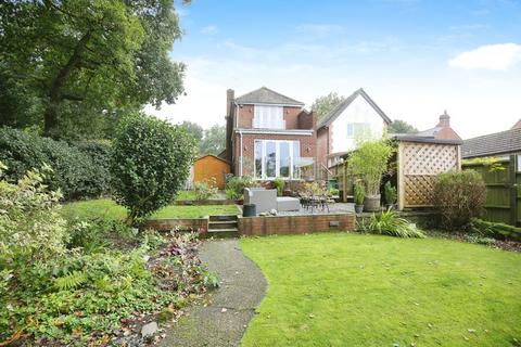 3 bedroom detached house for sale, The Common, Grendon