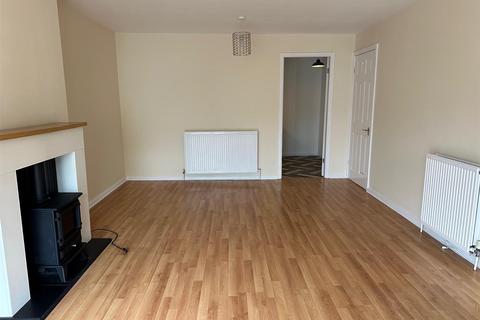 3 bedroom terraced house to rent, Summerfield Court, Holmfield, Halifax