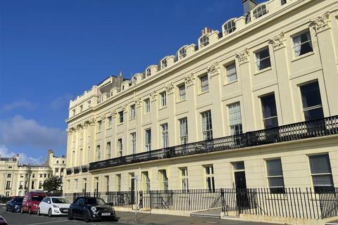 1 bedroom flat for sale, Brunswick Terrace, Hove BN3