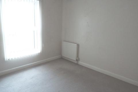 2 bedroom end of terrace house to rent, 18 Granville Avenue