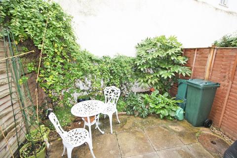 4 bedroom terraced house to rent, Friernhay Street, Exeter EX4