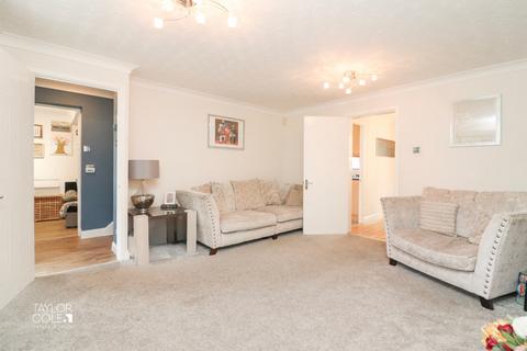 63 Falcon, Wilnecote, Tamworth, B77 5DW