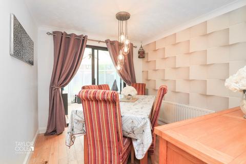63 Falcon, Wilnecote, Tamworth, B77 5DW