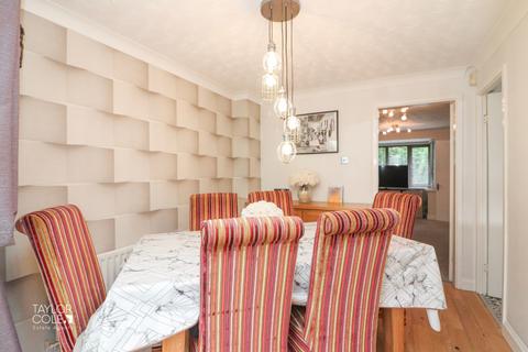 63 Falcon, Wilnecote, Tamworth, B77 5DW