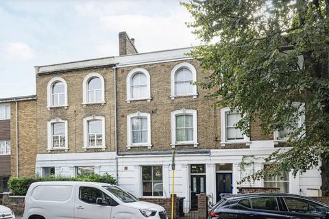 2 bedroom maisonette to rent, Manse Road, Hackney N16