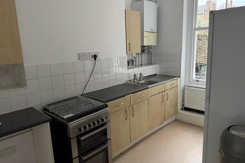 2 bedroom maisonette to rent, Manse Road, Hackney N16