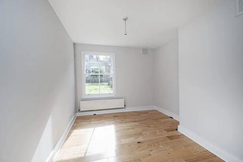 2 bedroom maisonette to rent, Manse Road, Hackney N16