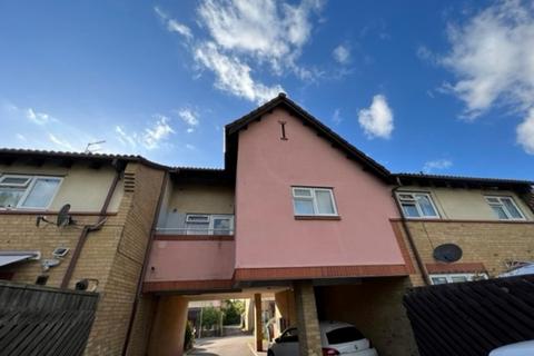 2 bedroom apartment to rent, Longcroft Road, Stevenage SG1