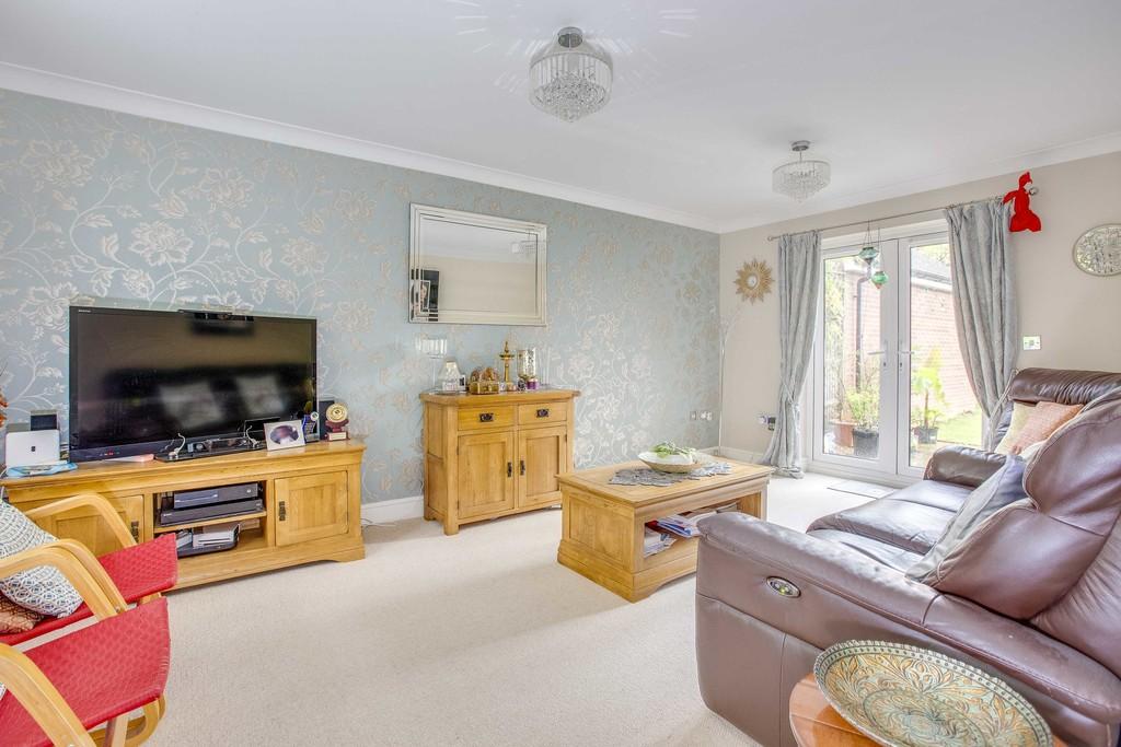 5 Linnet Avenue, HP6 6 FR (LOW RES)-8