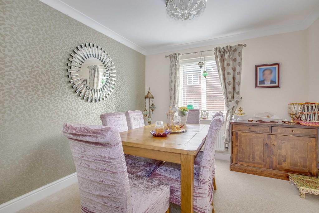 5 Linnet Avenue, HP6 6 FR (LOW RES)-10